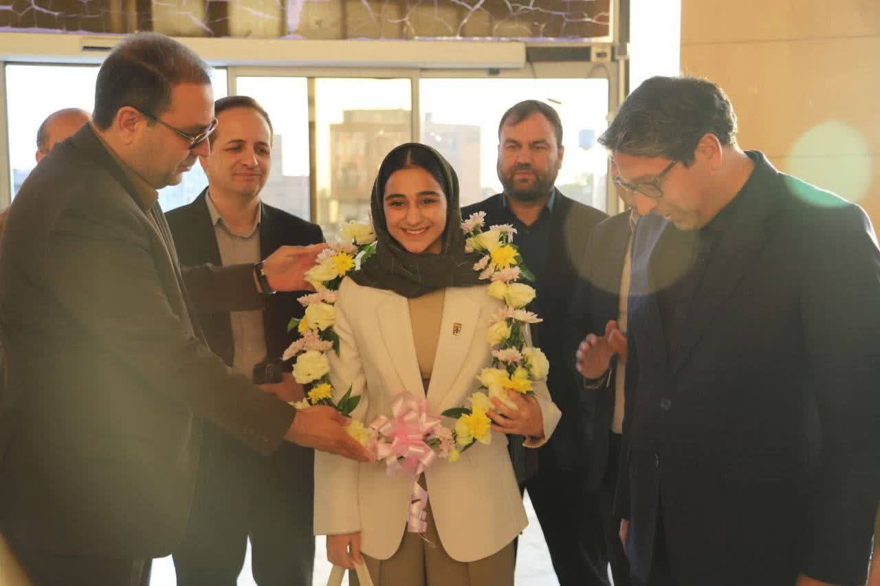 مراسم استقبال و تجلیل از سارا دیدار، بازیکن تیم ملی فوتبال بانوان جمهوری اسلامی ایران، در نیشابور برگزار شد