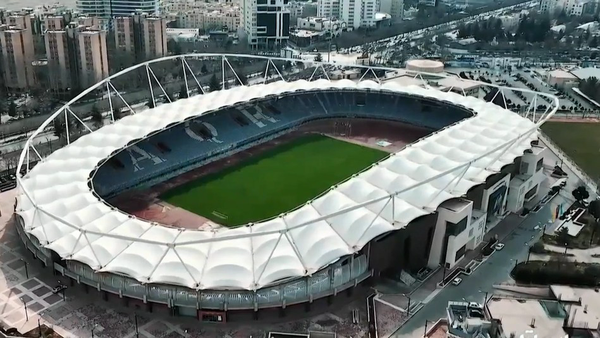 مشهد از میزبانی استقلال خط خورد